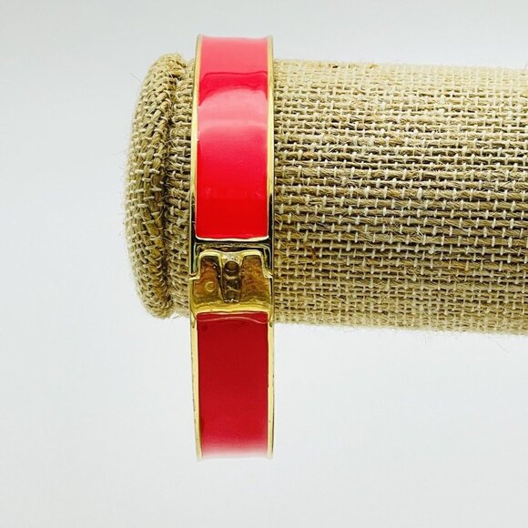 TALBOTS Coral Pink Enamel Clamper Bracelet Gold Tone Classic Career Cosplay LARP - Picture 6 of 8